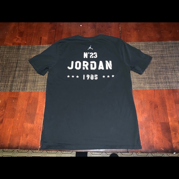 ⛔️SOLD⛔️Jordan T shirt - Picture 3 of 4